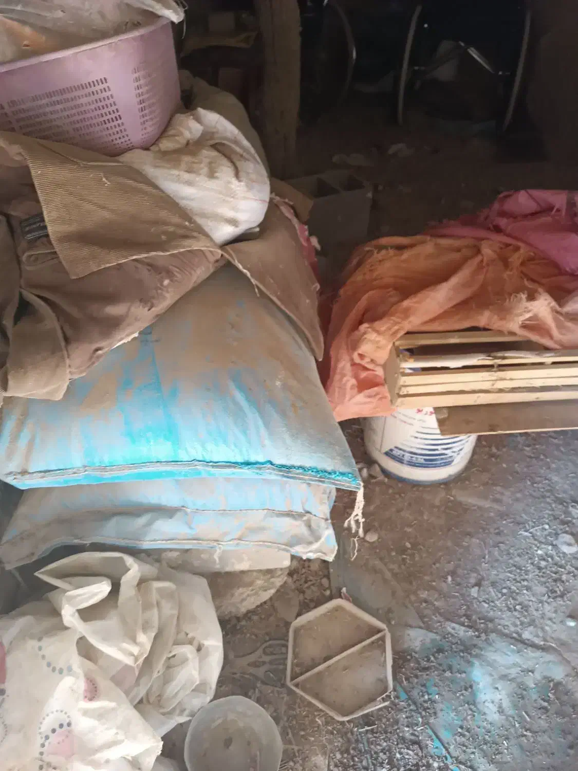 4کیسه کود بفروش می رسد|گل و گیاه طبیعی|نائین, |دیوار