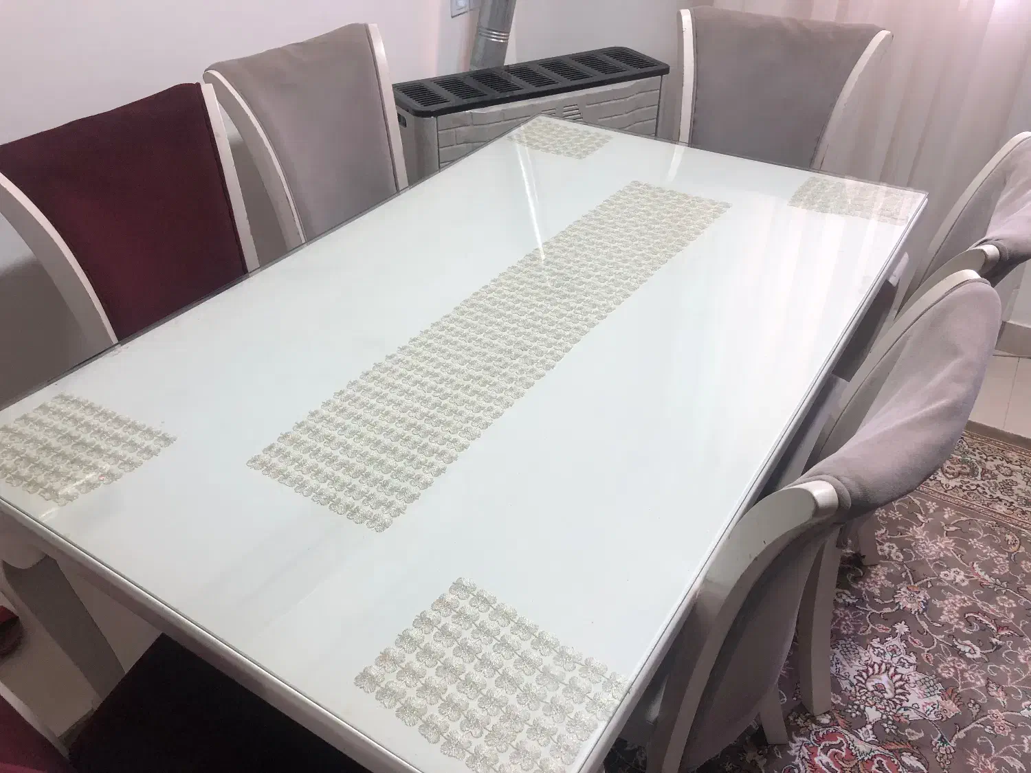 راحتی ۷ نفره و میز ناهارخوری ۶ نفره|مبلمان خانگی و میز عسلی|رشت, نخودچر|دیوار