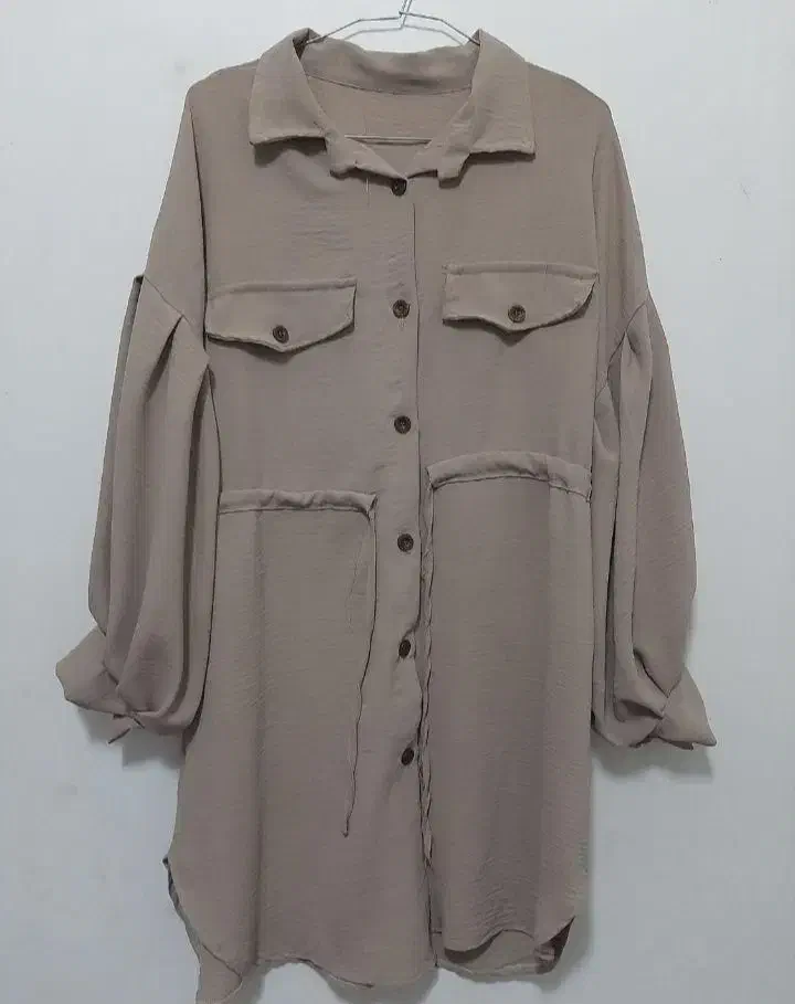 مانتو|لباس|چهارباغ, |دیوار