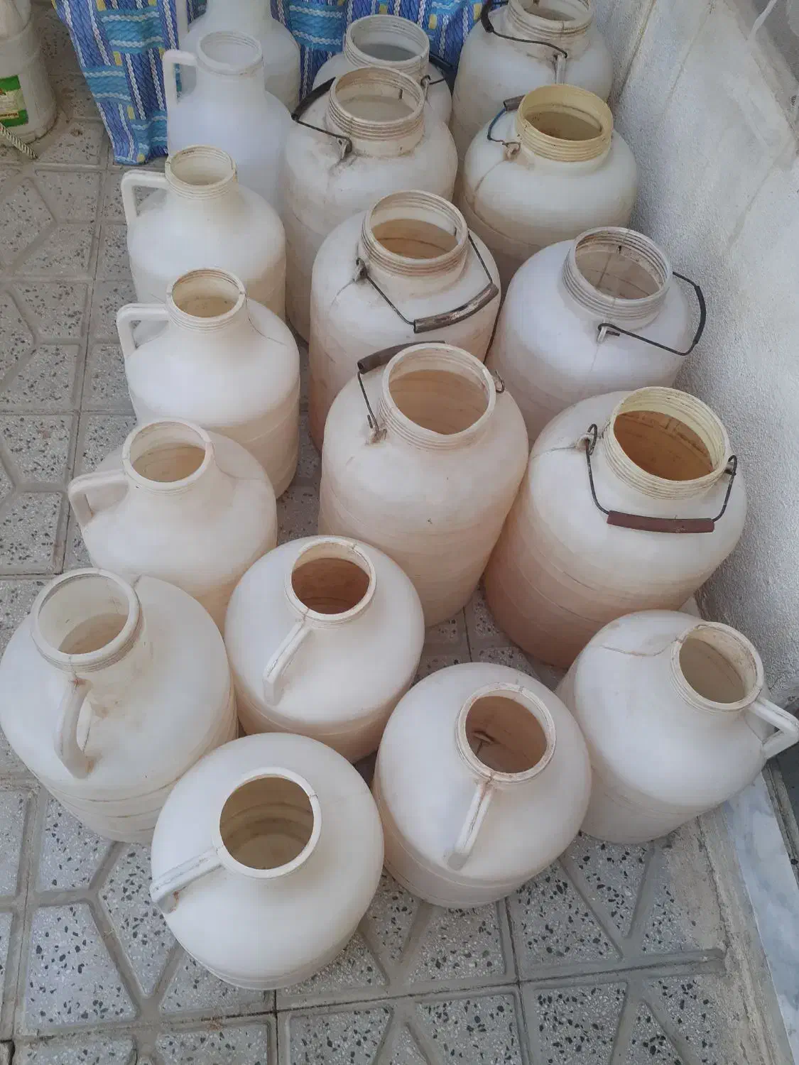 ۱۵ عدد دبه سالم|ظروف نگهدارنده، پلاستیکی، یکبارمصرف|ازنا, |دیوار