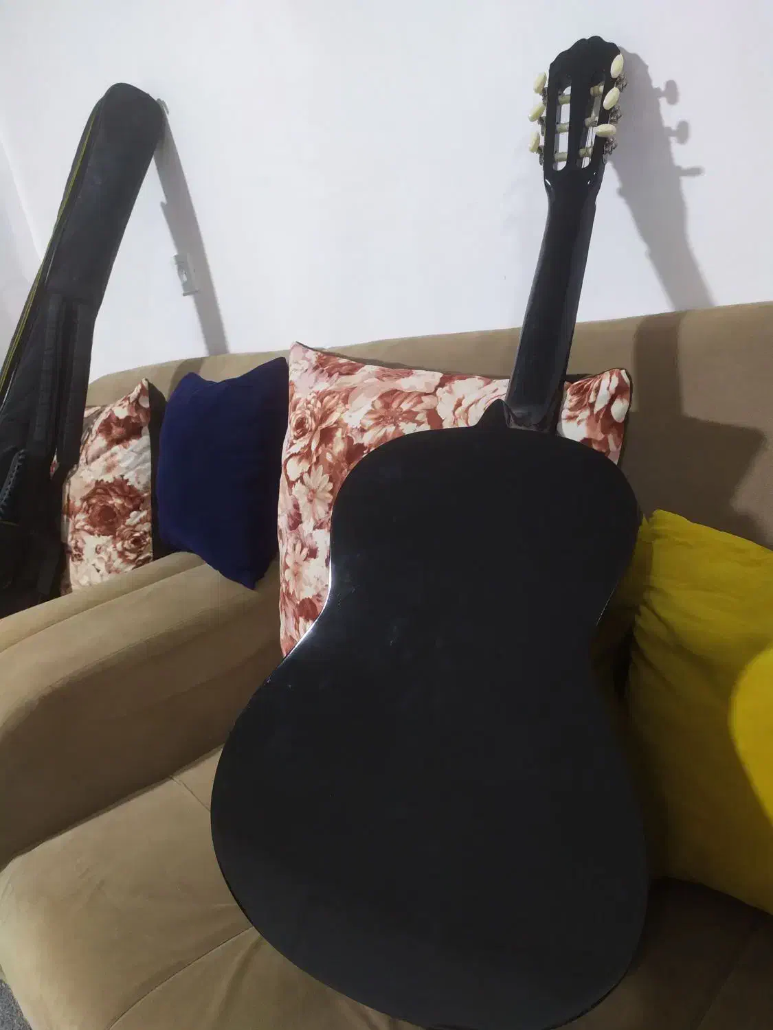 گیتار دیاموند|گیتار، بیس، امپلیفایر|مریوان, |دیوار