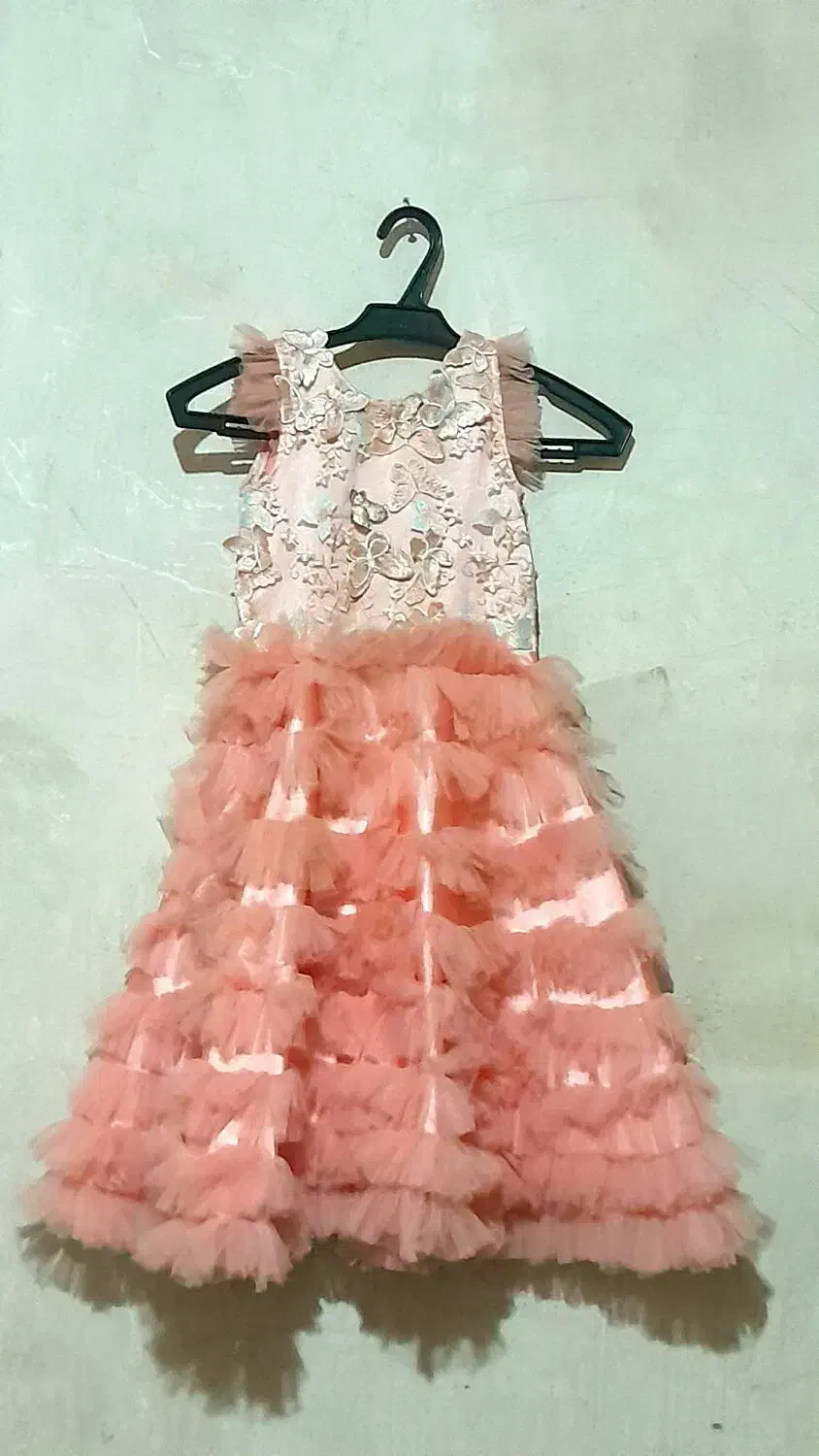 لباس عروسی|لباس|خوی, |دیوار