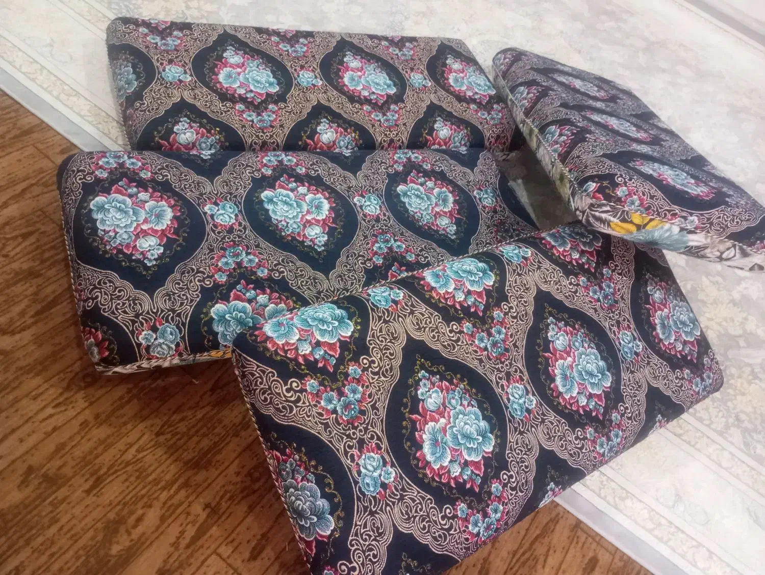 پشتی|پشتی|نجف‌آباد, حومه نجف آباد|دیوار