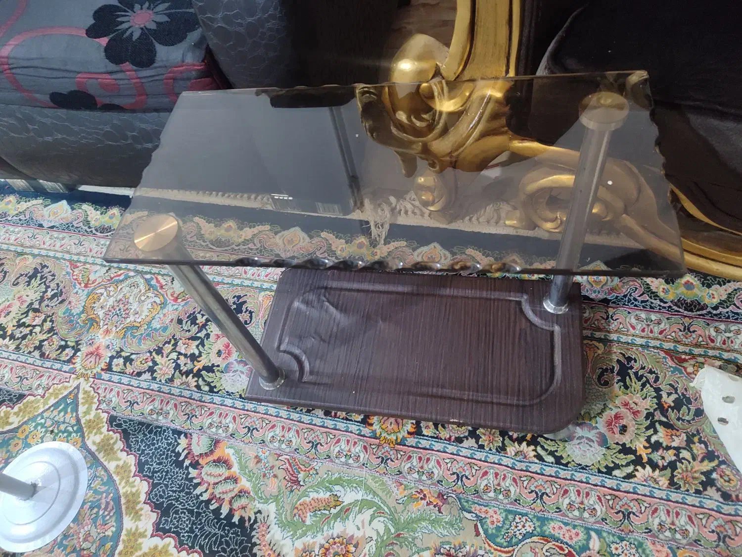 جلو مبلی شیشه ایی|مبلمان خانگی و میز عسلی|سیرجان, |دیوار