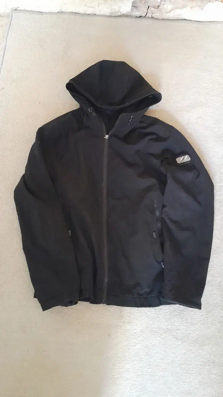 بادگیر د. حدنو|لباس|نورآباد, |دیوار