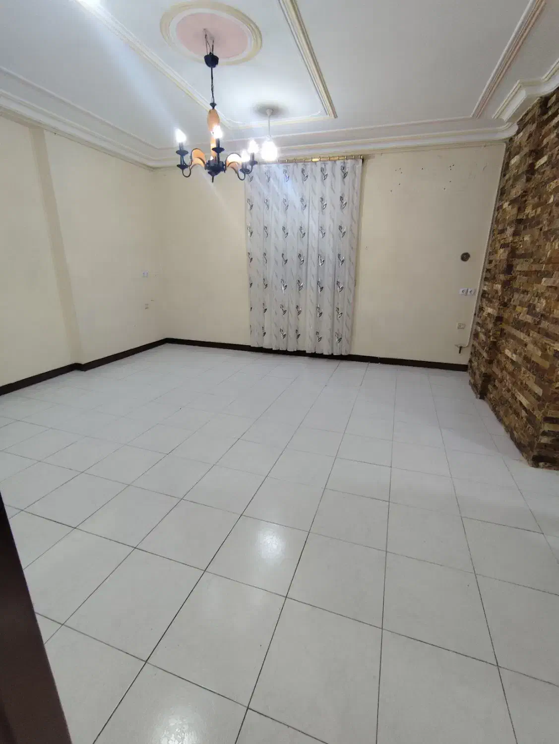 اجاره آپارتمان ۱۱۰متری حوالی تالار پارچه|اجارهٔ آپارتمان|بوشهر, |دیوار