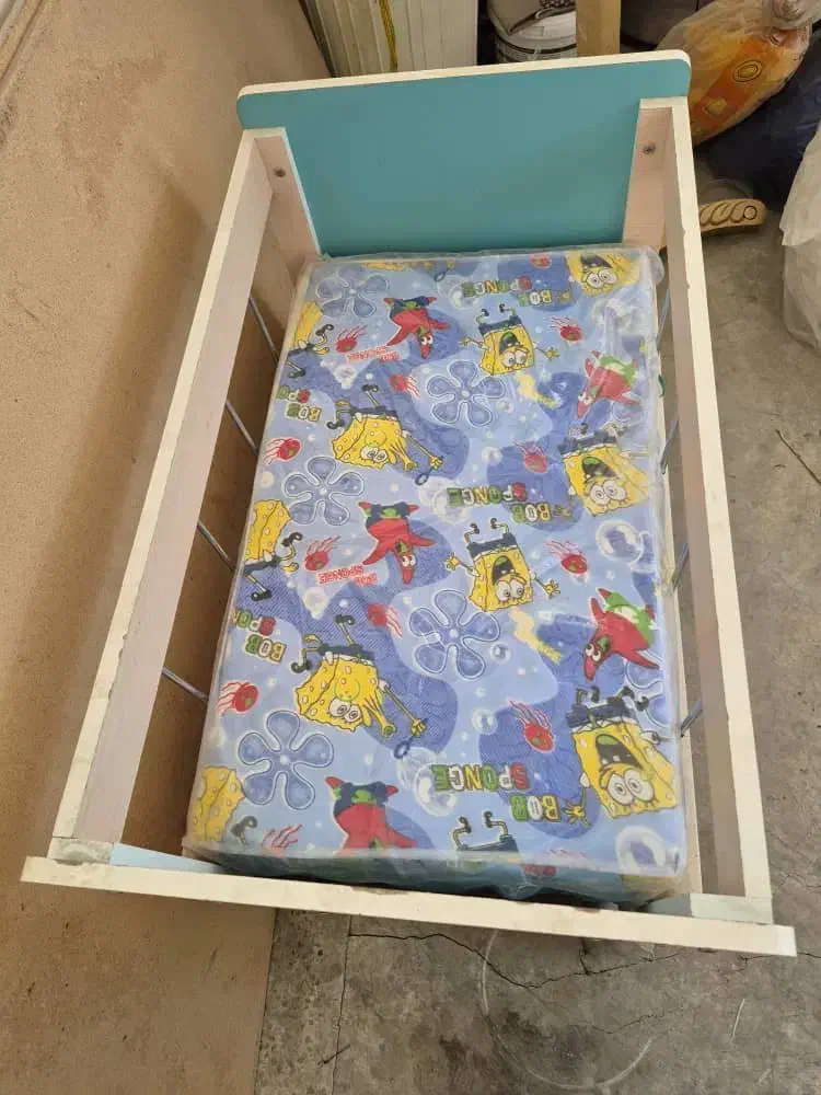 تخت خواب متحرک .|تشک تختخواب|لردگان, |دیوار