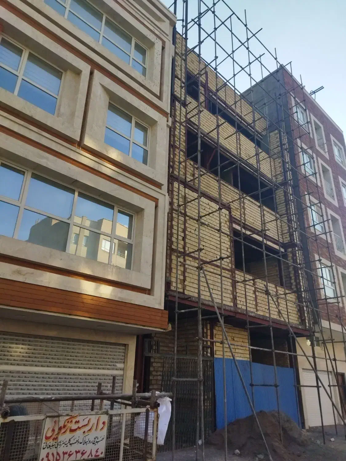 داربست فلزی زنگویی وپیچ رولپلاک|خدمات پیشه و مهارت|بیرجند, |دیوار