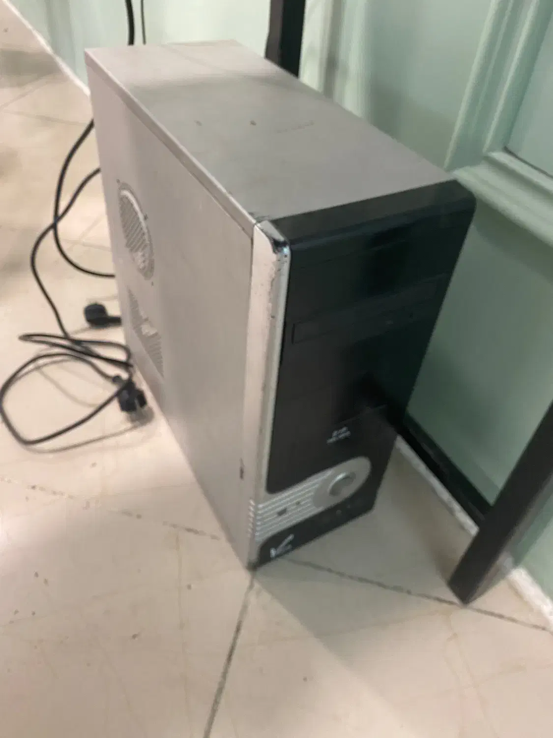 مانیتور ال جی کم یاب و کیس سالم|رایانه رومیزی|مشهد, بالا خیابان|دیوار