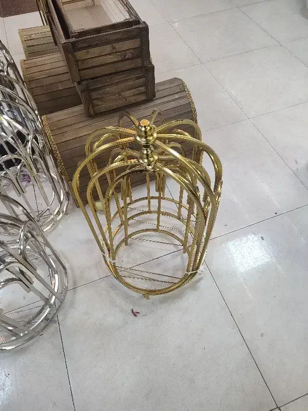 استند.|گل و گیاه طبیعی|قم, شهدا|دیوار