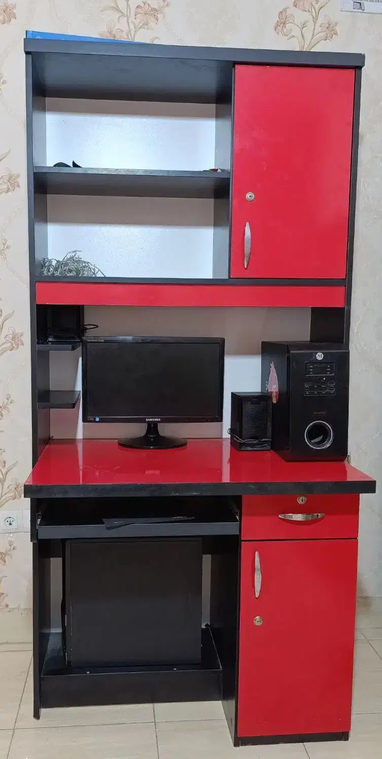 میز کامپیوتر و صندلی|میز تحریر و کامپیوتر|شیراز, شیخ روزبهان|دیوار