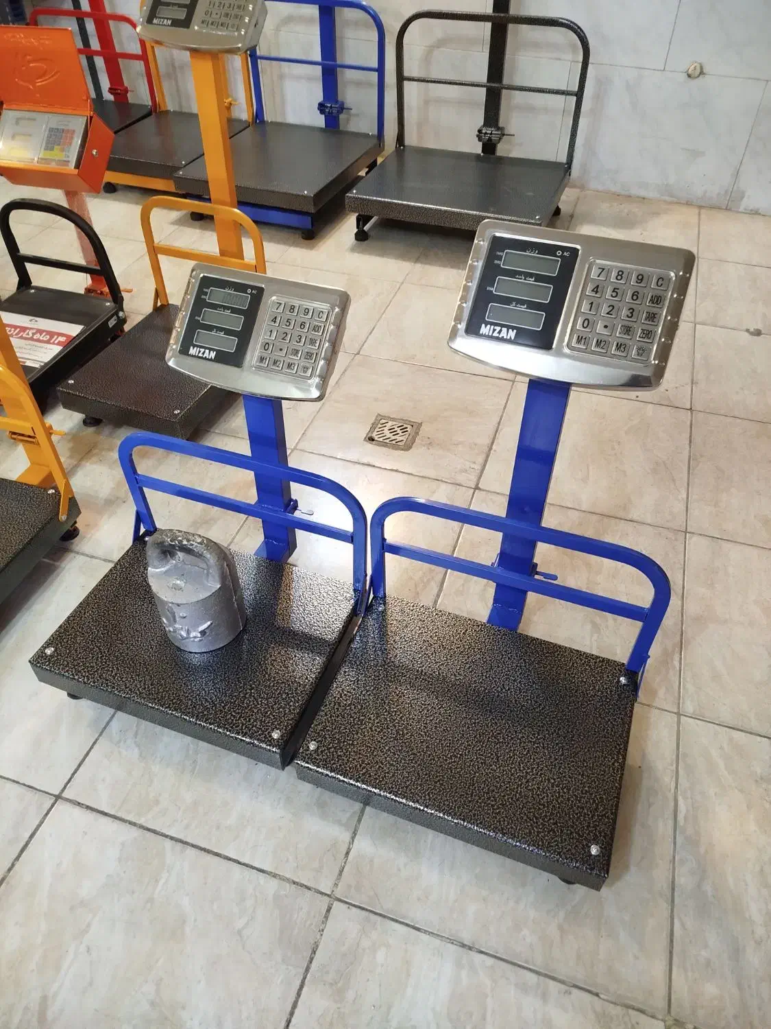 باسکول ترازو ۴۰×۴۰ تاشو آکبند|فروشگاه و مغازه|تبریز, |دیوار