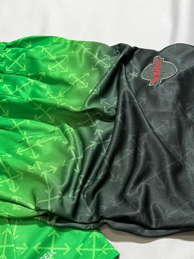 ست کیت تیشرت و شورت باشگاهی فوتبالی ورزشی میلان|لباس|قم, نیروگاه|دیوار