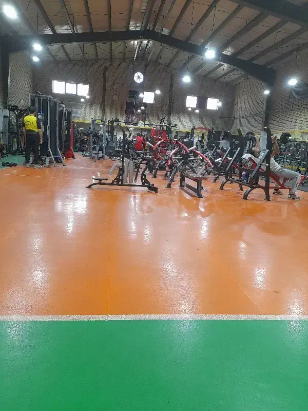 امور خدمات و نظافت باشگاه بدنسازی|استخدام سرایداری و نظافت|خمینی‌شهر, |دیوار