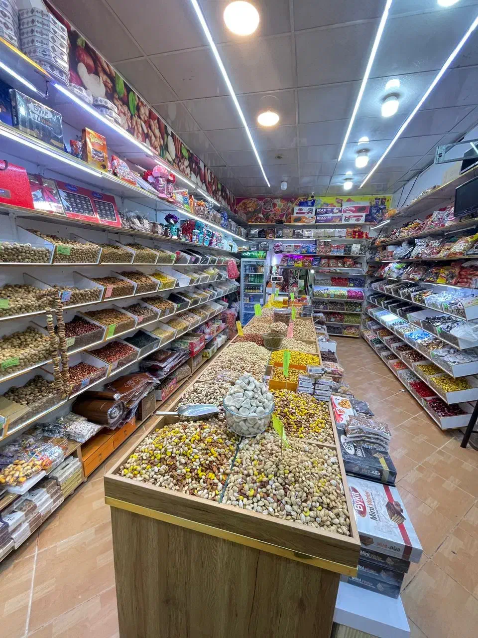 نیازمند به دو فروشنده در دو فروشگاه هستیم|استخدام بازاریابی و فروش|مسجد سلیمان, |دیوار
