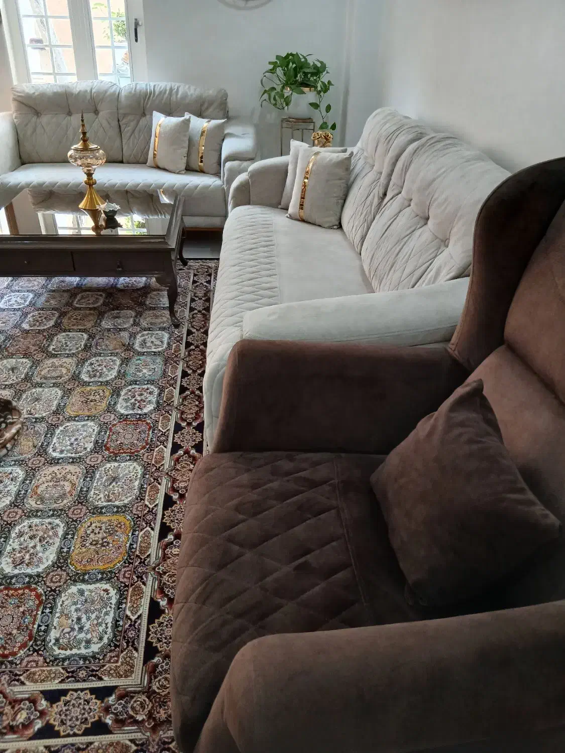 مبلمان راحتی با میز وسط ومیز عسلی|مبلمان خانگی و میز عسلی|تهران, شهرک آزادی|دیوار