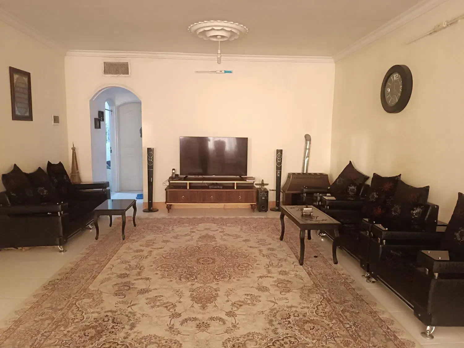 مبلمان کارکرده به همراه عسلی و میز ناهار خوری|مبلمان خانگی و میز عسلی|نیشابور, شهرک اندیشه|دیوار