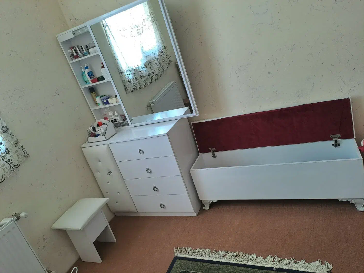 سرویس خواب ۲نفره و میز آرایشی|تخت و سرویس خواب|صدرا-فارس, فاز ۲|دیوار