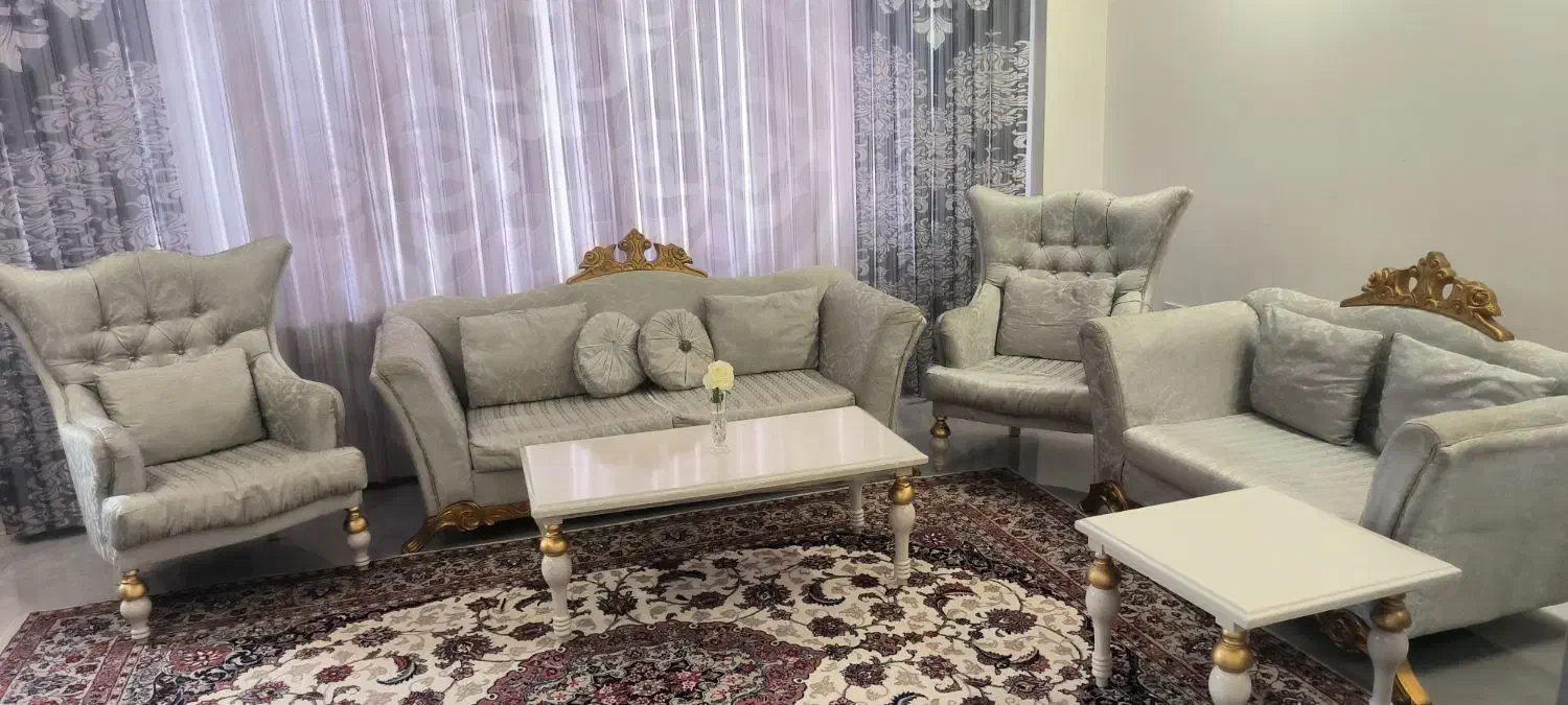 مبلمان به همراه غذا خوری و یک عدد کنسول سه درب|مبلمان خانگی و میز عسلی|شازند, |دیوار