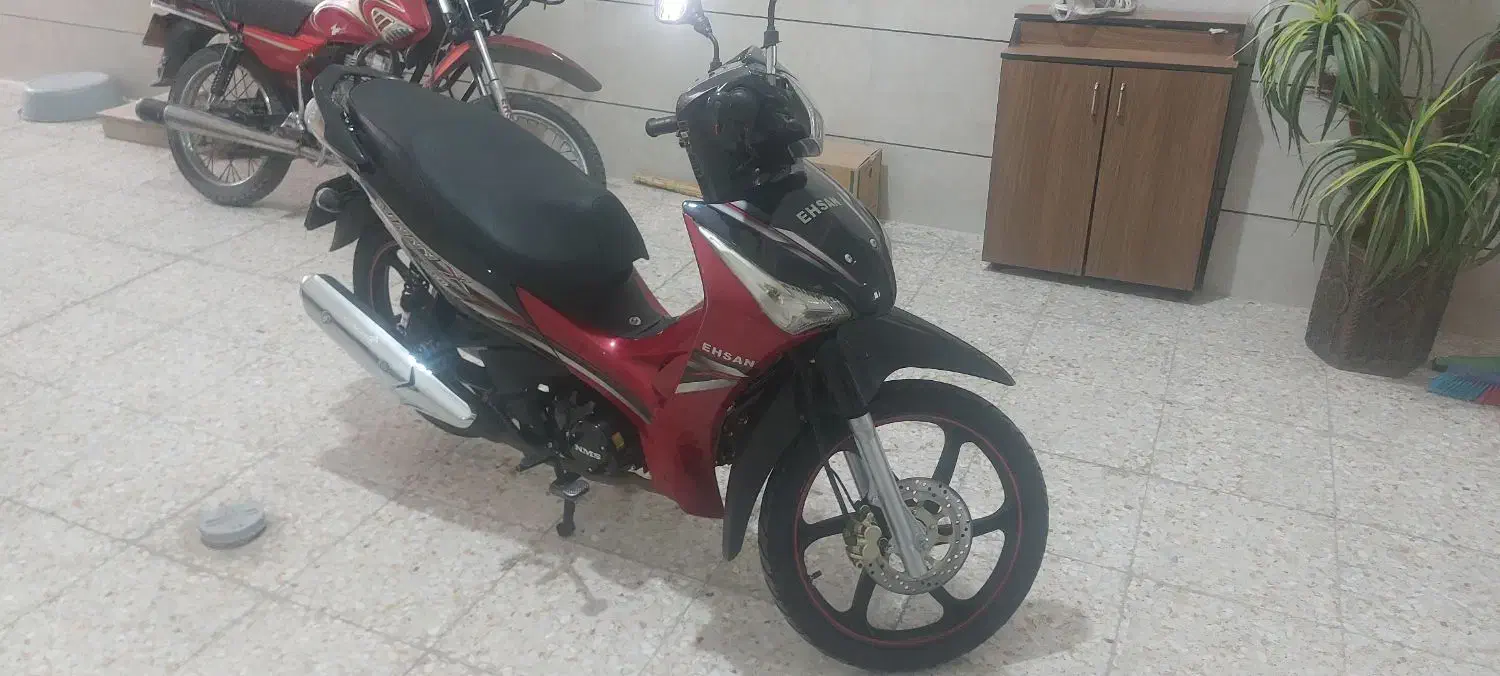 احسان در حد خشک نیاز به تعریف نداره|موتورسیکلت|گنبد کاووس, |دیوار