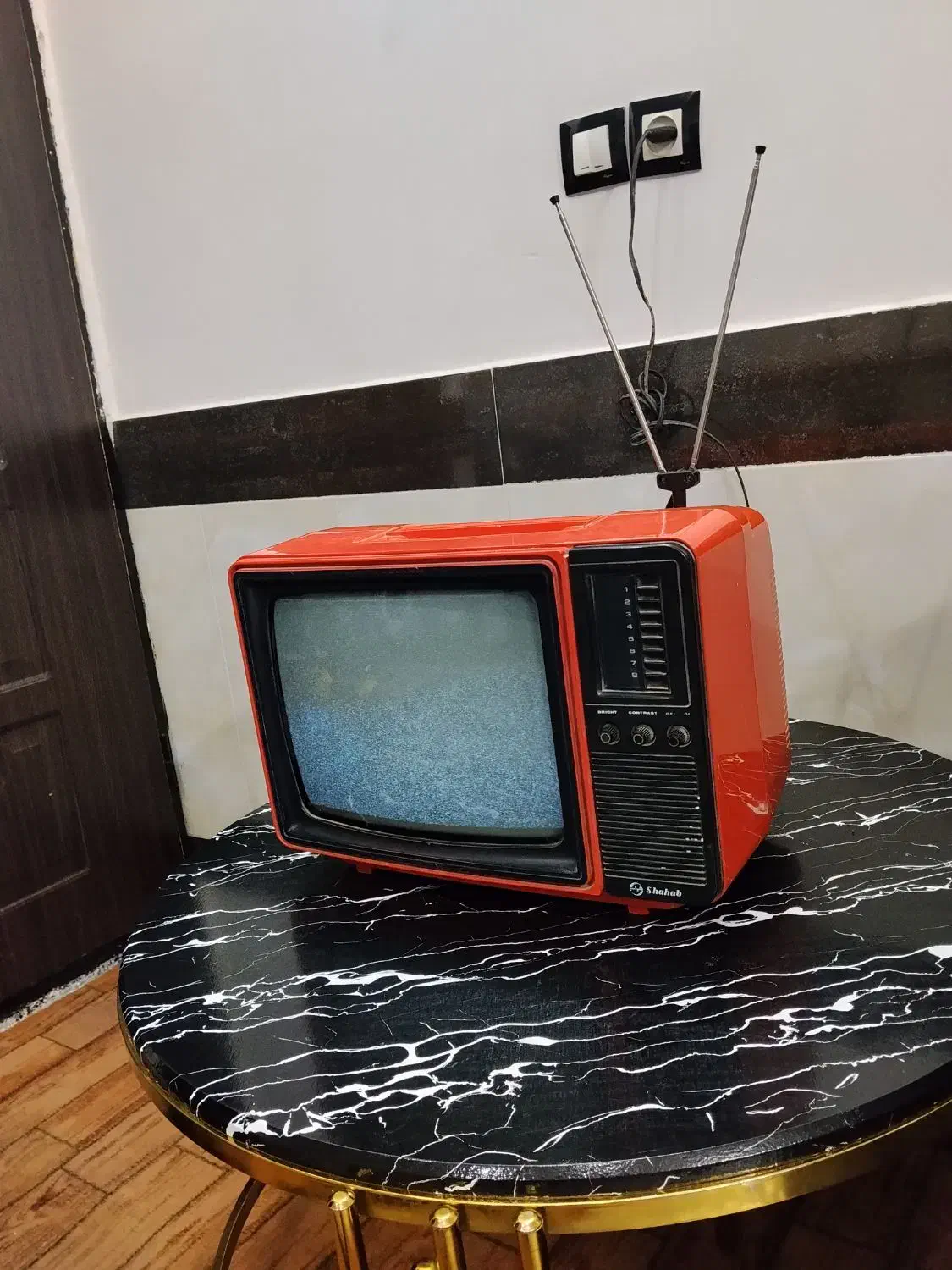 تلویزیون قدمی|تلویزیون و پروژکتور|تربت جام, شاهد|دیوار