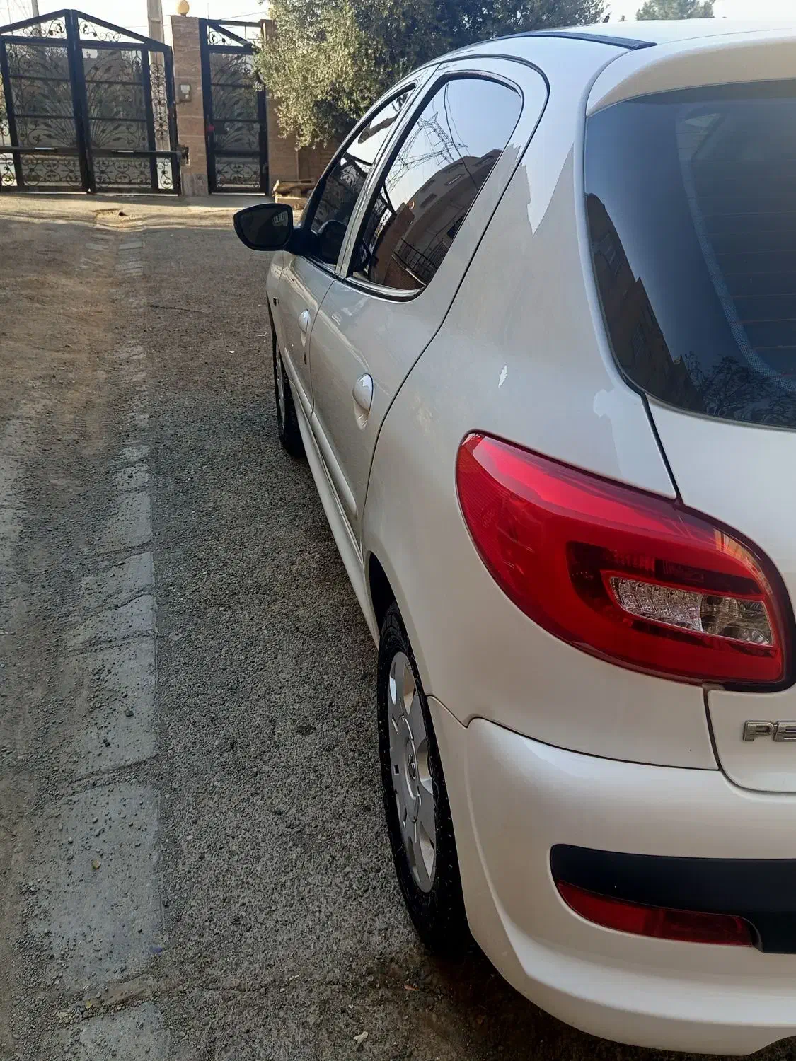 پژو ۲۰۷  مدل ۹۹ کم کارکرد و بی رنگ|خودرو سواری و وانت|اسلام‌شهر, شهرک واوان|دیوار