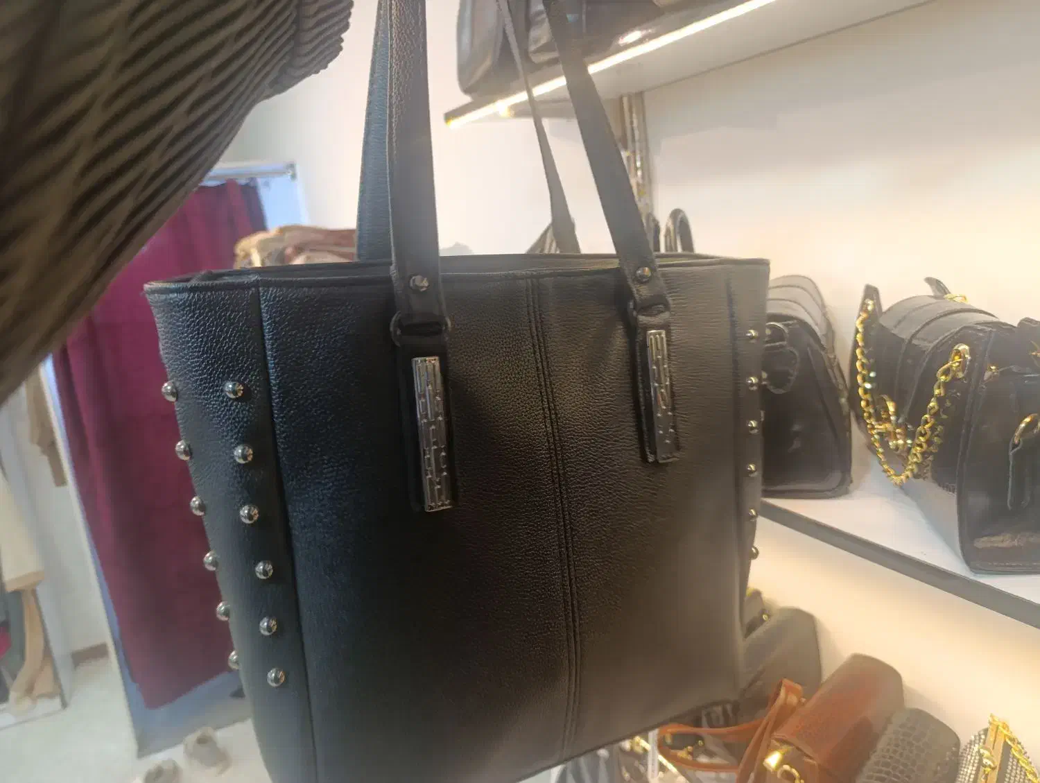 تنوع کیف در گالری رز|کیف، کفش، کمربند|آران و بیدگل, |دیوار