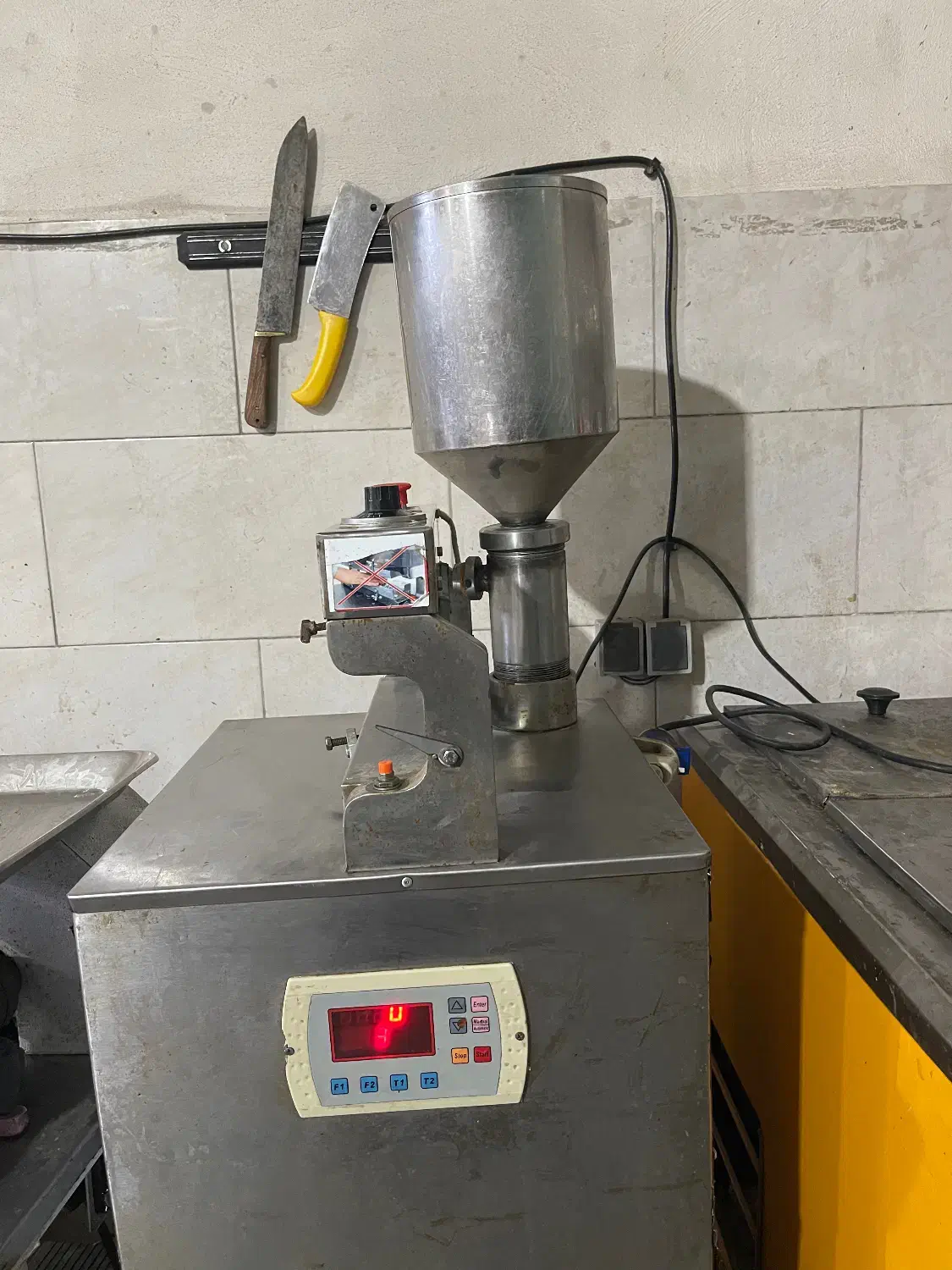 سیخ گیر صنعتی|کافیشاپ و رستوران|نهاوند, |دیوار