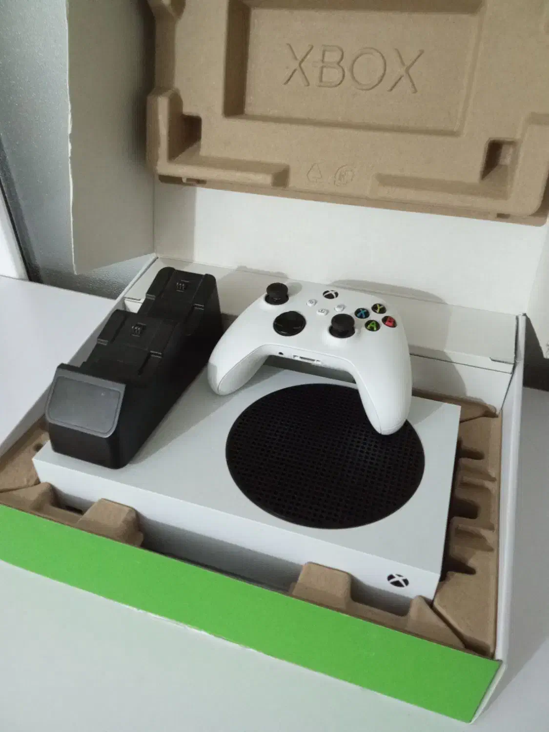 xbox series s 512g به همراه مانیتور و پایه شارژر|کنسول، بازی ویدئویی و آنلاین|تهران, شهران شمالی|دیوار