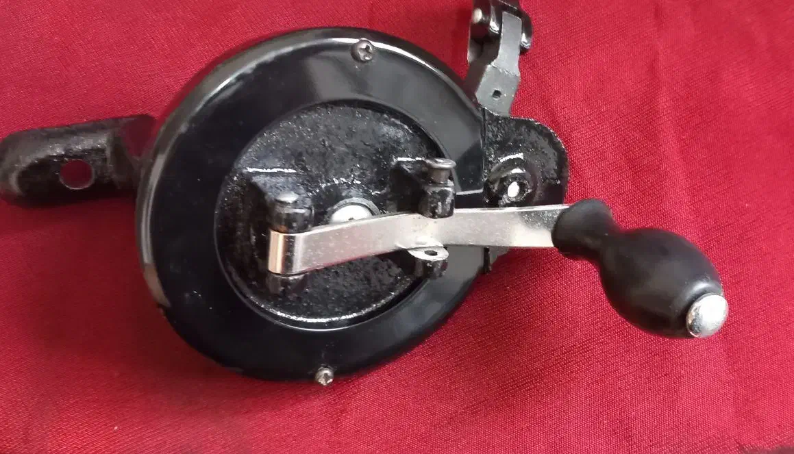 دسته چرخ خیاطی|چرخ خیاطی و ریسندگی|پرند, فاز ۲|دیوار