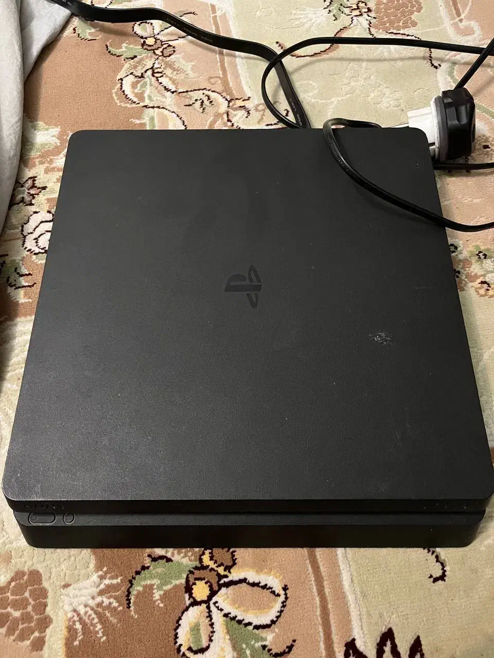 پی اس فور ۵۰۰ گیگ اسلیم|کنسول، بازی ویدئویی و آنلاین|کرج, مصباح|دیوار