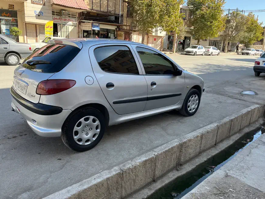 206نقره ای|خودرو سواری و وانت|خرمآباد, |دیوار