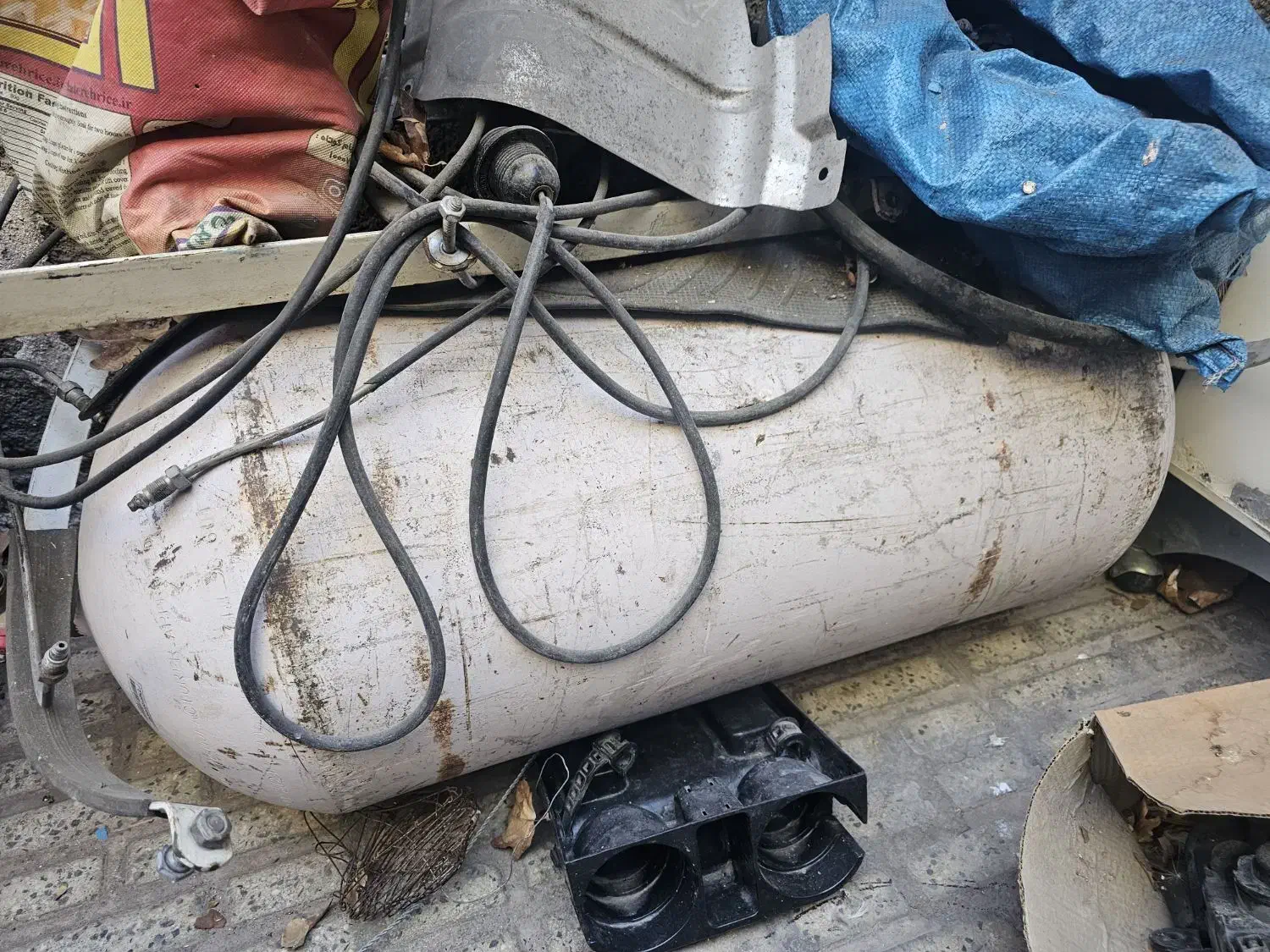 گاز cng ،چراغ جلو پارس و فنر پژو بریده شده|قطعات یدکی و لوازم جانبی|خرم‌آباد, |دیوار