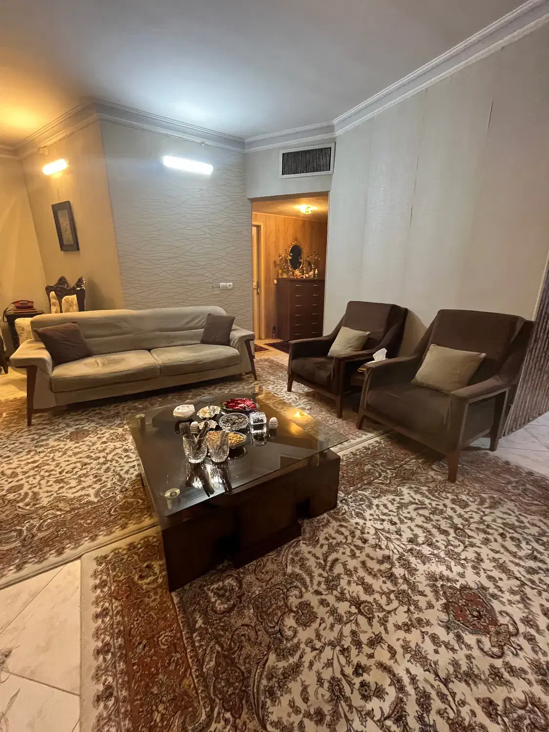 مبل راحتی|مبلمان خانگی و میز عسلی|مشهد, تربیت (صدف)|دیوار