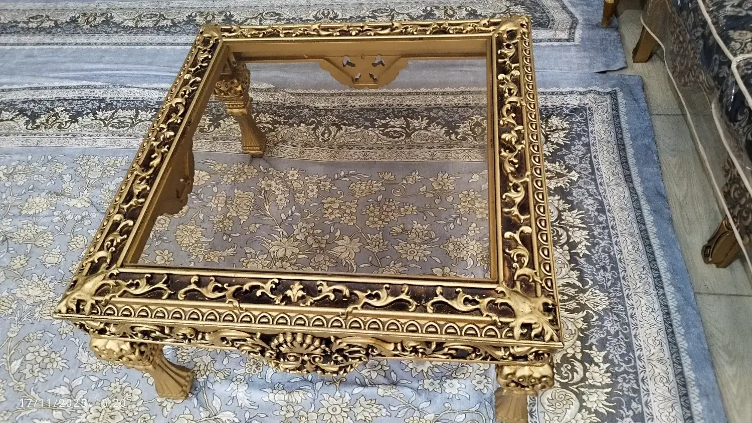 مبل سلطنتی ومیز جلو مبلی  وعسلی|مبلمان خانگی و میز عسلی|ابهر, |دیوار