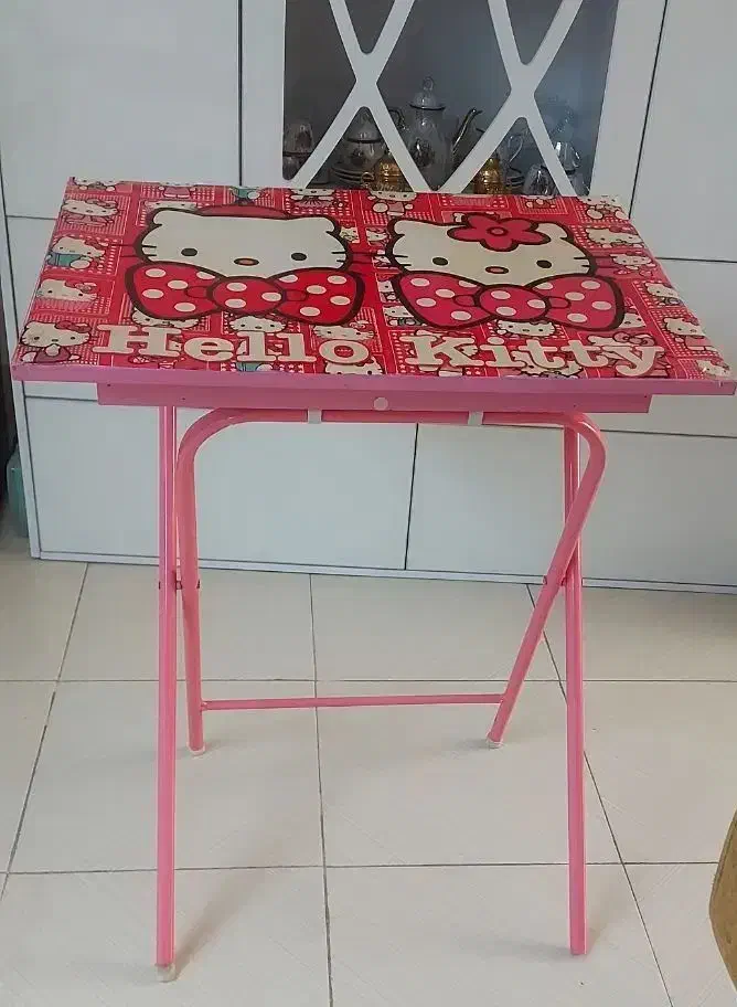 میز تحریر تاشو طرح کیتی|میز تحریر و کامپیوتر|تهران, دستغیب|دیوار