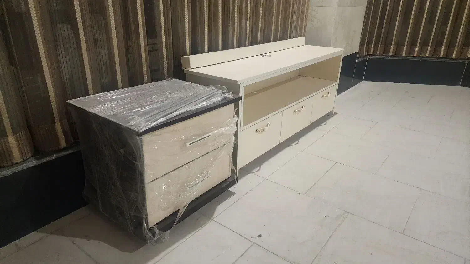 میز تلوزیون|میز تلویزیون|قم, صدوق|دیوار