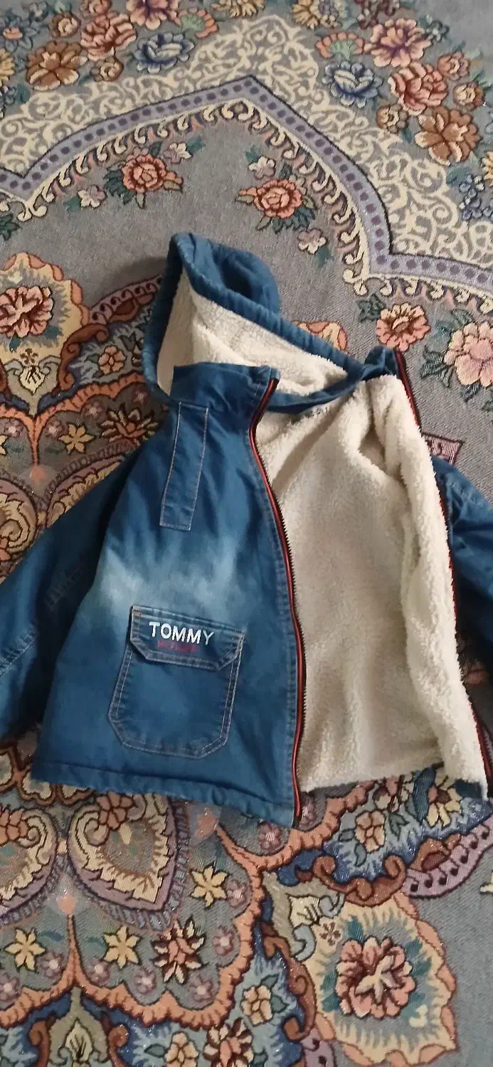 کاپشن|لباس|ارومیه, |دیوار