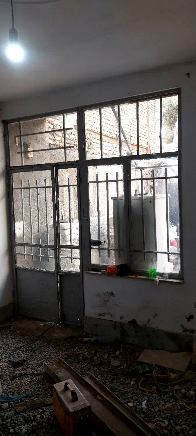 پنجره آهنی|مصالح و تجهیزات ساختمان|مشهد, کوی دروی|دیوار