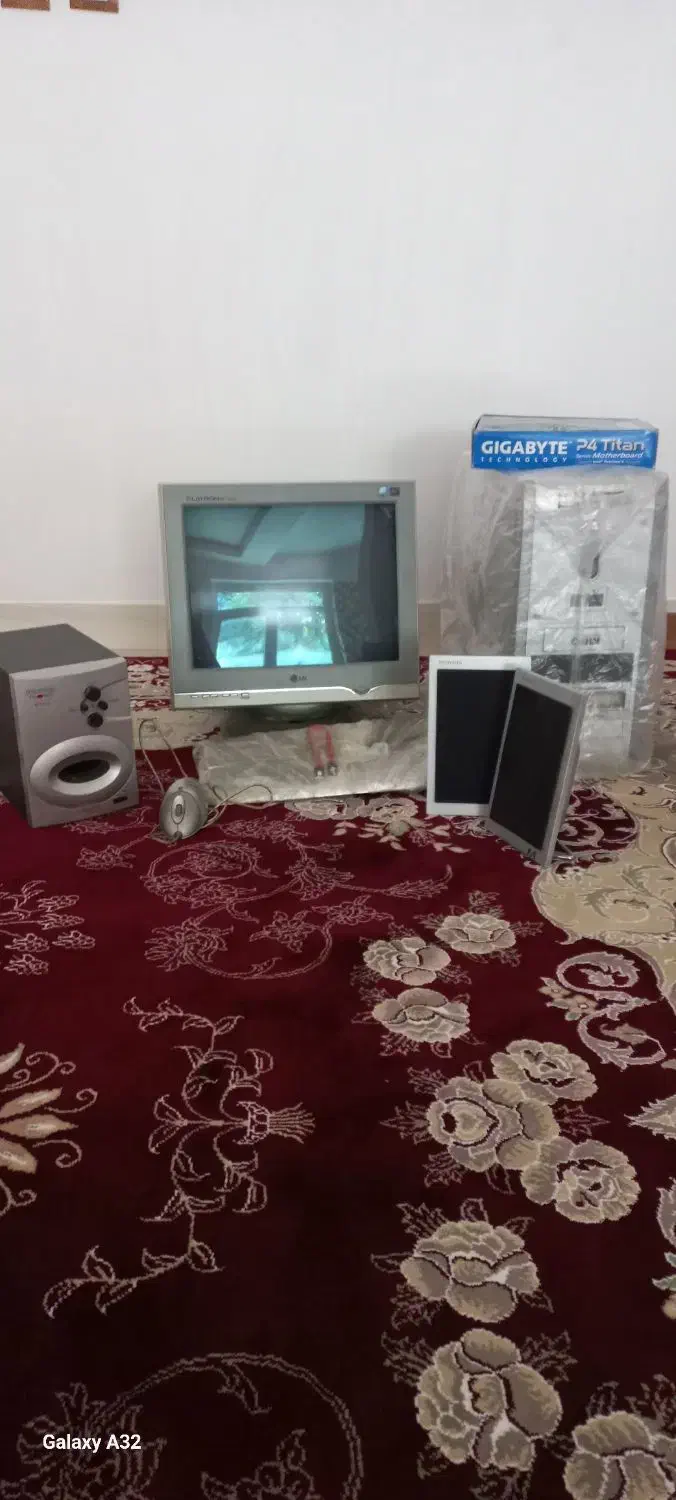 کامپیوتر درحد نو|رایانه رومیزی|بهار, |دیوار