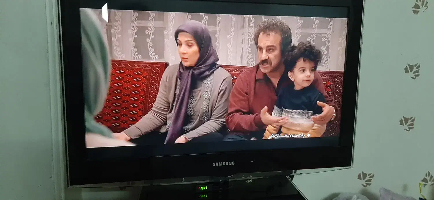 تلویزیون ۳۲ اینچ بفروش می رسد|تلویزیون و پروژکتور|بجنورد, |دیوار