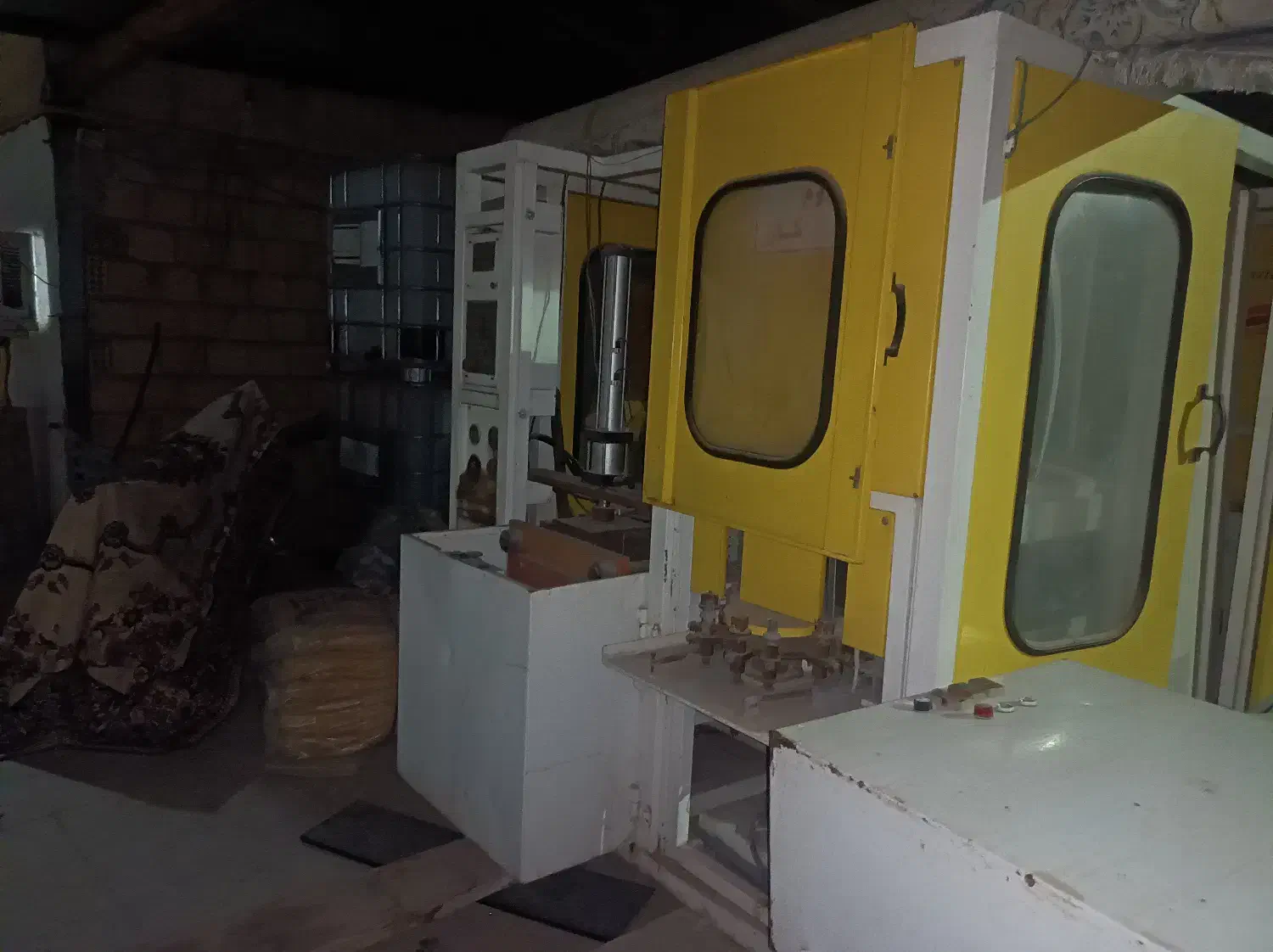 دستگاه باد کن پت با قالب نو|ماشین‌آلات صنعتی|پاکدشت, پارچین|دیوار