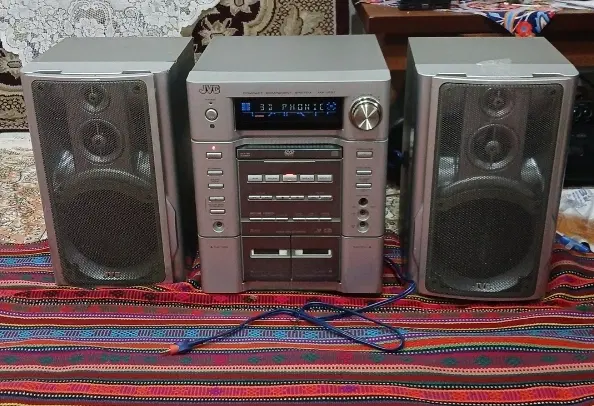 ضبط JVC|سیستم صوتی خانگی|اندیشه, اندیشه فاز ۱|دیوار