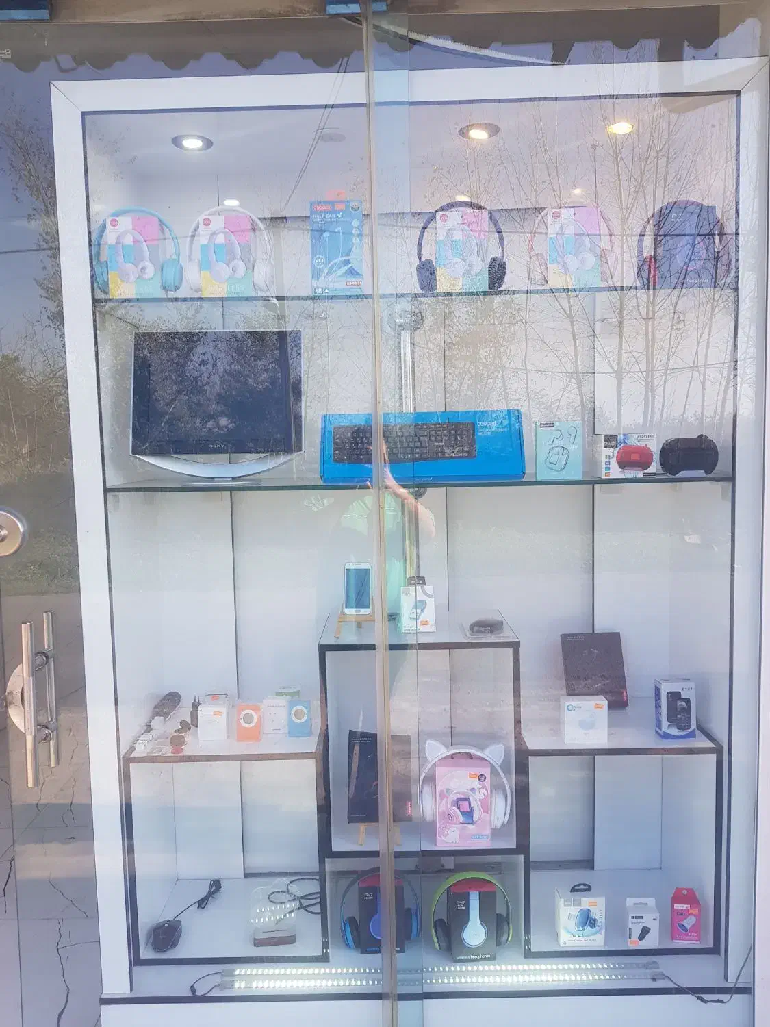 ویترین مغازه|فروشگاه و مغازه|رشت, حومه رشت|دیوار