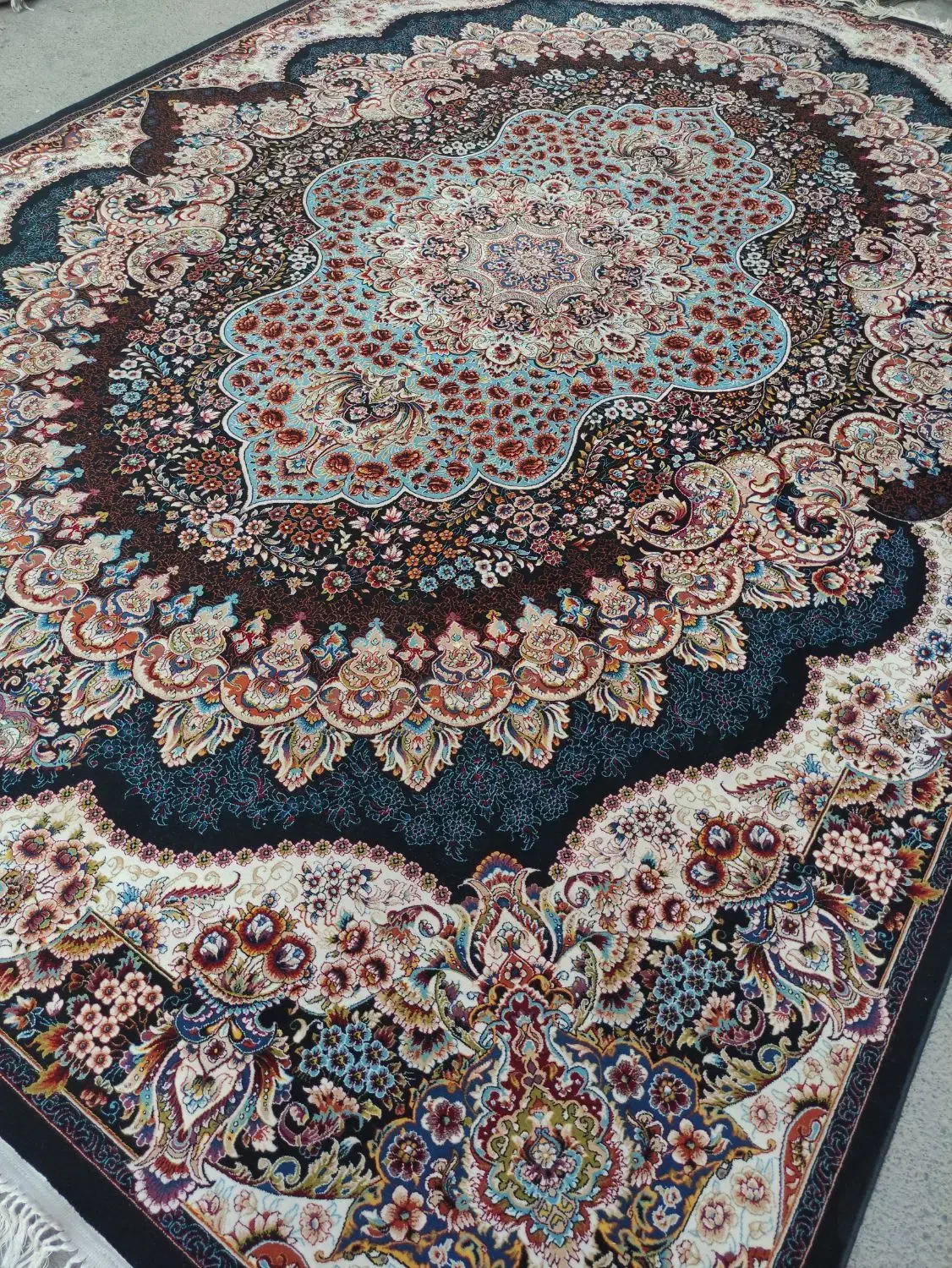 ۲ تخته فرش ۹ متری ۷۰۰ شانه ضخیم|فرش|نسیم‌شهر, |دیوار