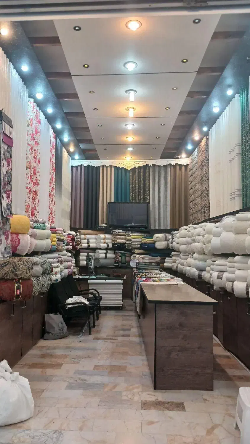 به یک فروشنده اقا جهت همکاری نیازمندیم|استخدام بازاریابی و فروش|تنکابن, |دیوار