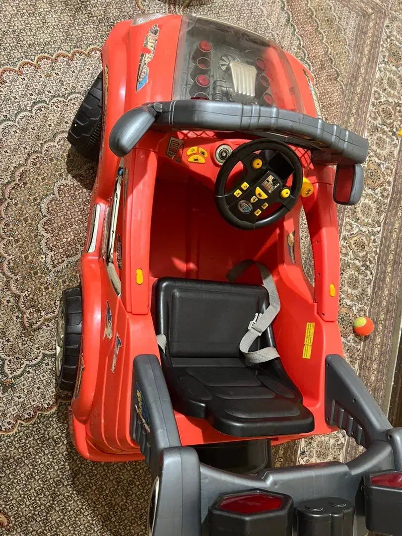 یک عدد ماشین شارژی بچه گانه و یک کرییر|اسباببازی|کیش, |دیوار