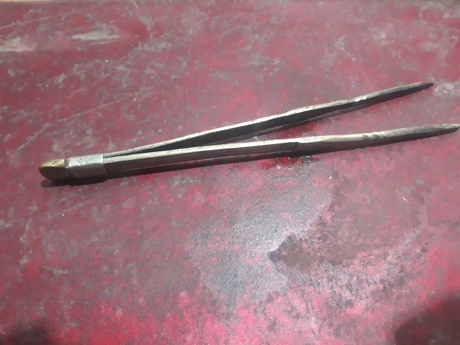 انبر ذغال|کلکسیون اشیاء عتیقه|میناب, |دیوار