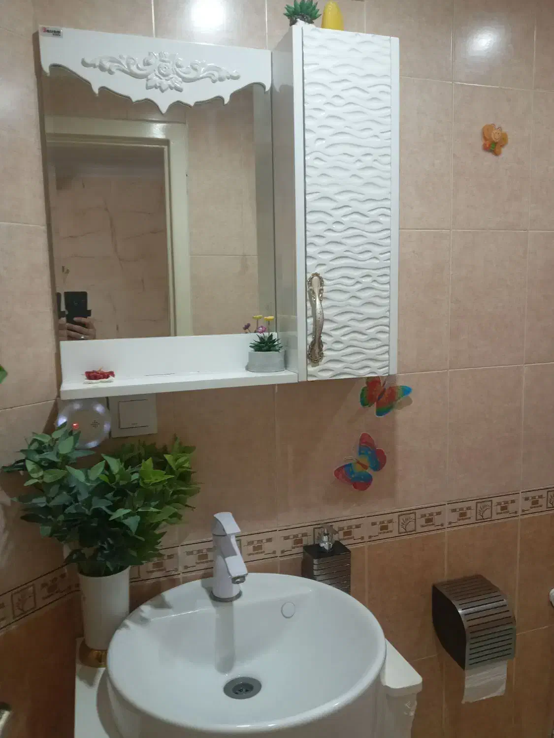 روشویی و آینه|لوازم سرویس بهداشتی|تهران, آهنگران (سراسیاب دولاب)|دیوار