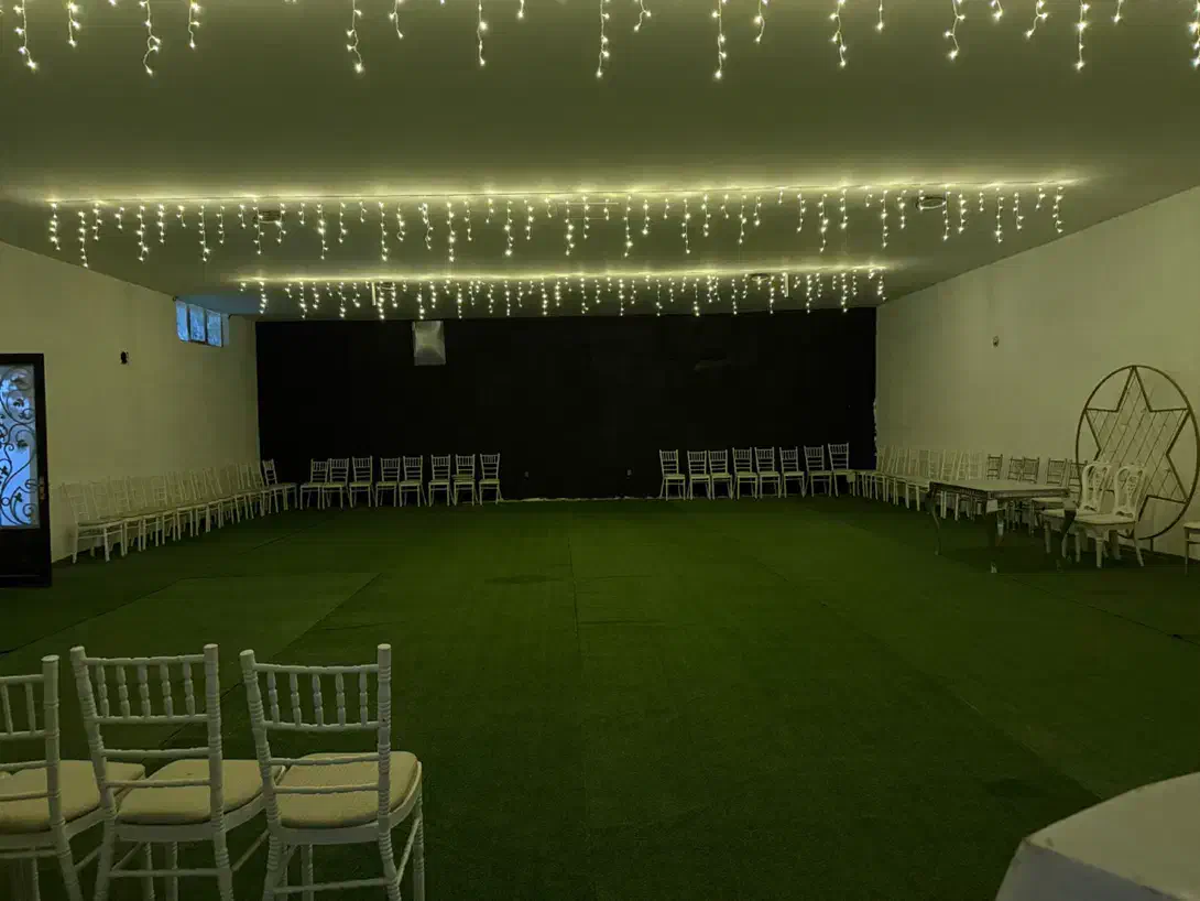 اجاره باغ دارای سالن با گرمایش|اجارهٔ کوتاه‌مدت ویلا و باغ|ساوه, |دیوار